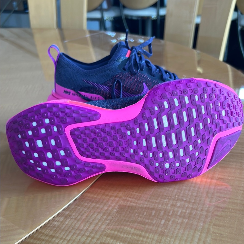 Nike Women's Running Shoes - Black and Pink Invincible Run 3 - Picture 4 of 4